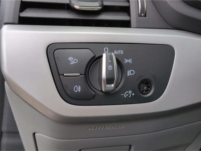 Audi A4 35 TFSI Avant S-Line