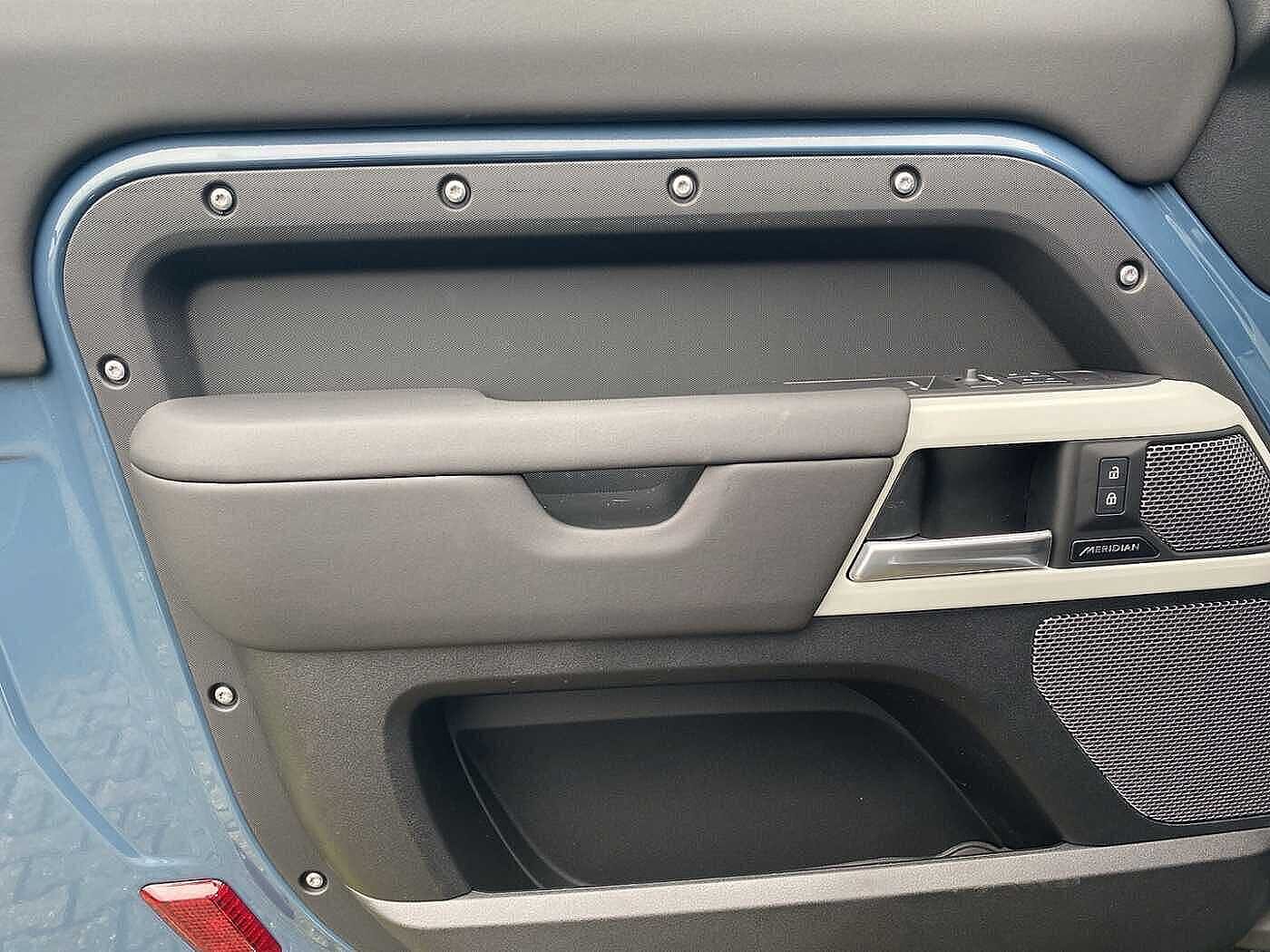 Land Rover Defender 90 SE