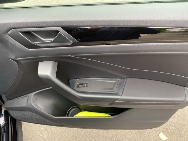 Volkswagen T-Roc T-Roc Style 1.5 l TSI DSG LED*Navi*Black Style