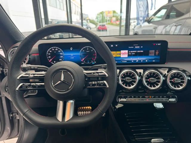 Mercedes-Benz CLA 200 AMG Line