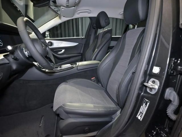 Mercedes-Benz E 220 AVANTGARDE E 220 d Sedan