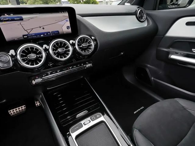 Mercedes-Benz GLA 200 AMG Line