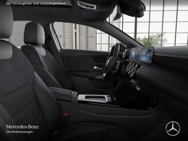 Mercedes-Benz A 220 4MATIC AMG Line