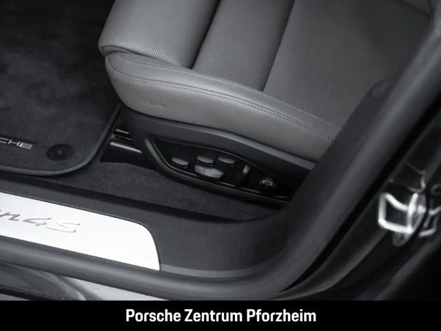 Porsche Taycan 4S Cross Turismo