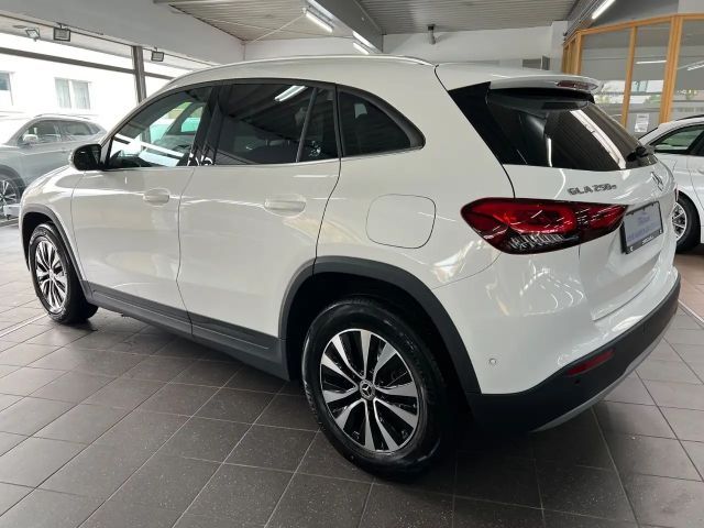 Mercedes-Benz GLA 250 Style