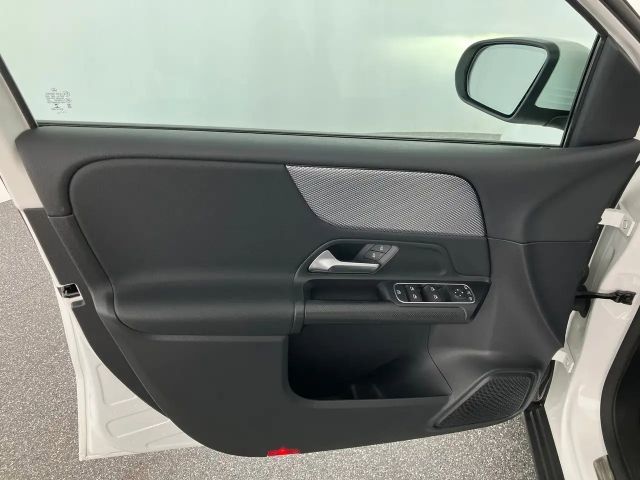 Mercedes-Benz B 180 B 180 d Sedan