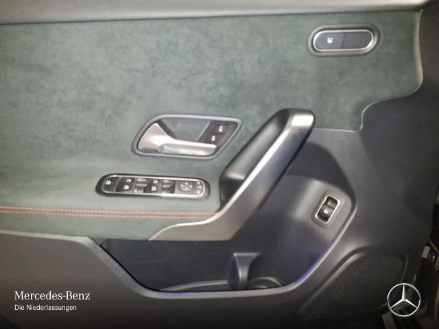 Mercedes-Benz A 250 A 250 e AMG Line