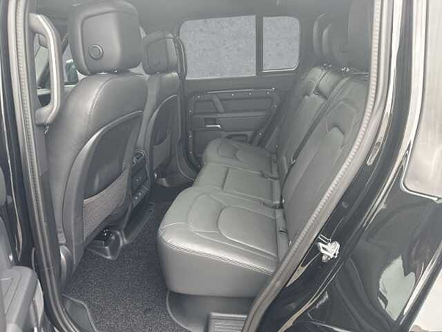 Land Rover Defender 110