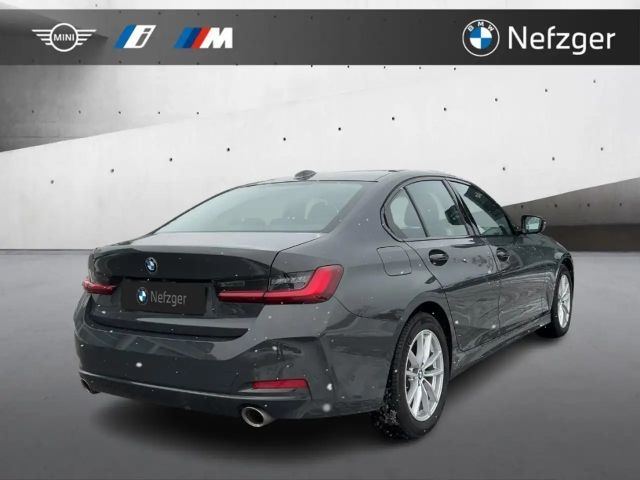 BMW 320 320i Sedan xDrive