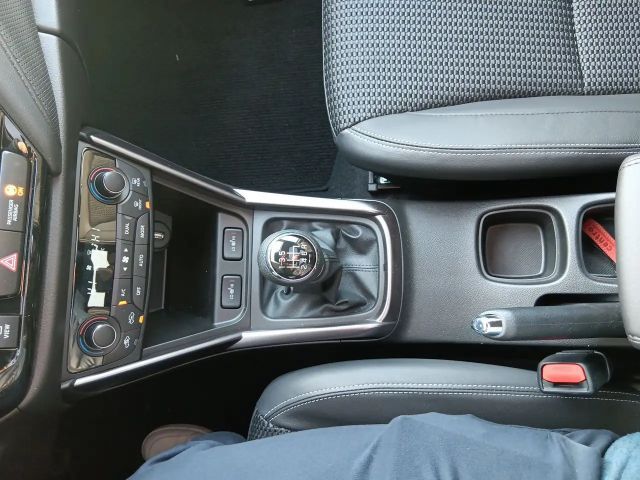 Suzuki S-Cross Flash