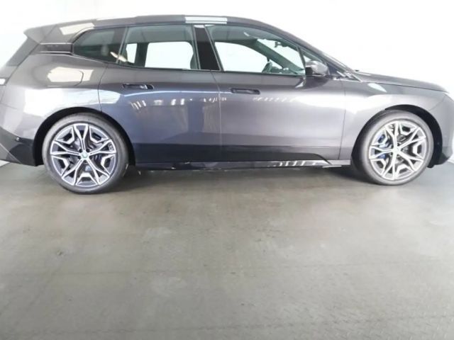 BMW iX xDrive40