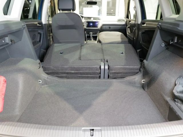 Volkswagen Tiguan 1.5TSI Active LED-Matrix Navi AHK Keyless ACC K...