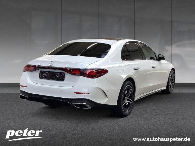 Mercedes-Benz E 200 Sedan