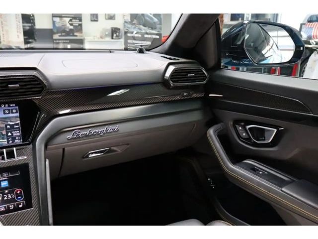 Lamborghini Urus Ceramic,Carbon,B&O Sound,Voll,Garantie06/26