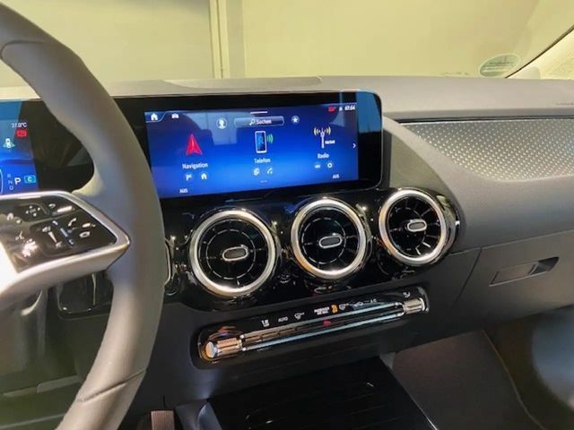 Mercedes-Benz B 200 Progressive Sedan