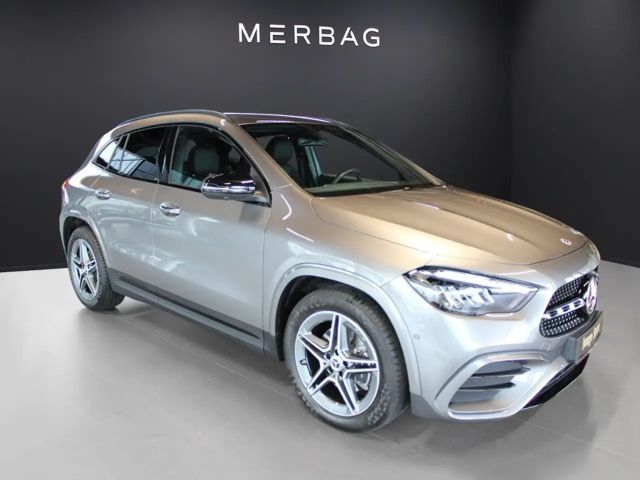 Mercedes-Benz GLA 220 4MATIC AMG Line
