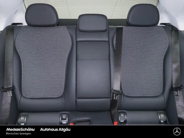 Mercedes-Benz C 180 AVANTGARDE Sedan