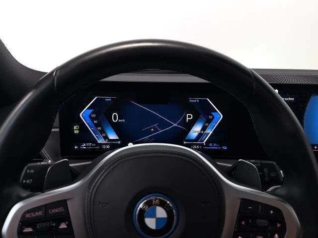 BMW 330 330e M-Sport xDrive