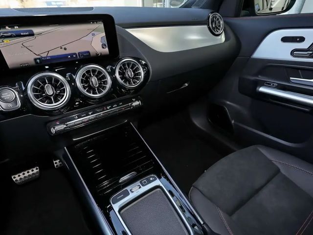 Mercedes-Benz GLA 250 4MATIC AMG Line