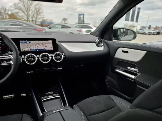 Mercedes-Benz GLA 220 4MATIC AMG Line