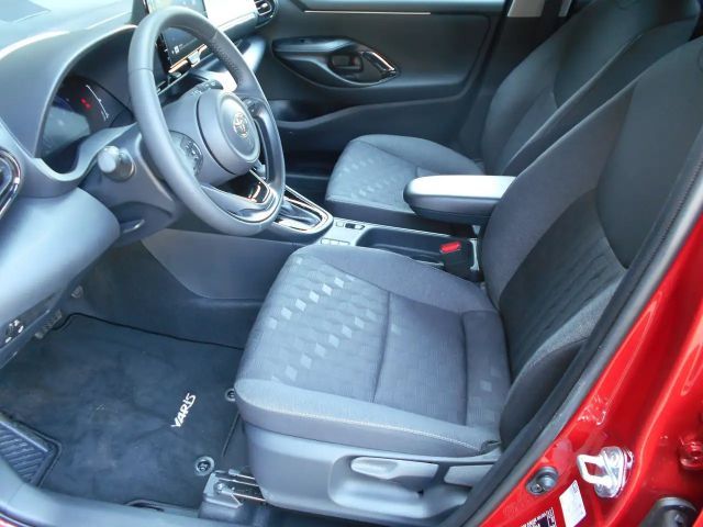 Toyota Yaris Active Hatchback Hybride VVT-i