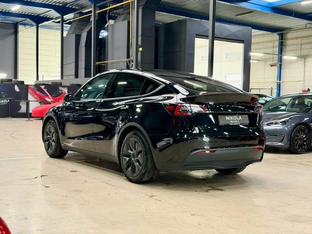 Tesla Model Y RWD