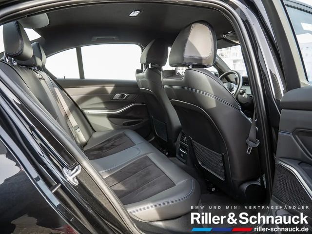 BMW 330 330d M-Sport Sedan