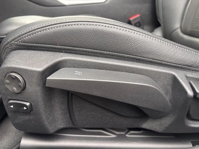 BMW 330 330e Sedan Sport Line