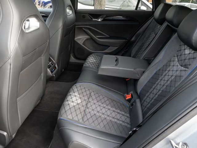 Volkswagen Passat 2.0 TDI 4Motion DSG R-Line