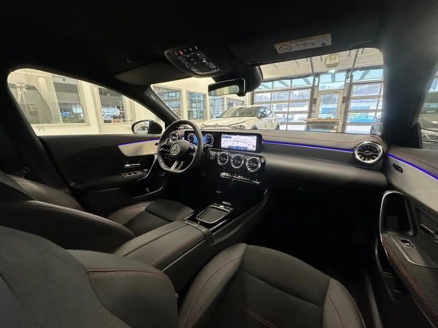 Mercedes-Benz CLA 200 AMG Line Coupé