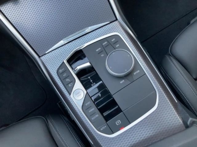 BMW 330 330e M-Sport xDrive