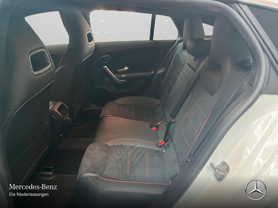 Mercedes-Benz CLA 200 AMG Line Shooting Brake
