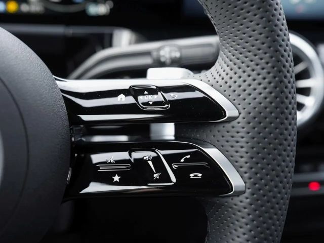 Mercedes-Benz GLA 200 AMG Line