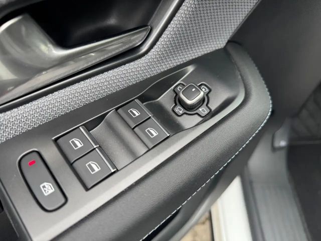 Opel Grandland X 100kW 1.2 **Navi+Pano+SD+SHZ+360**