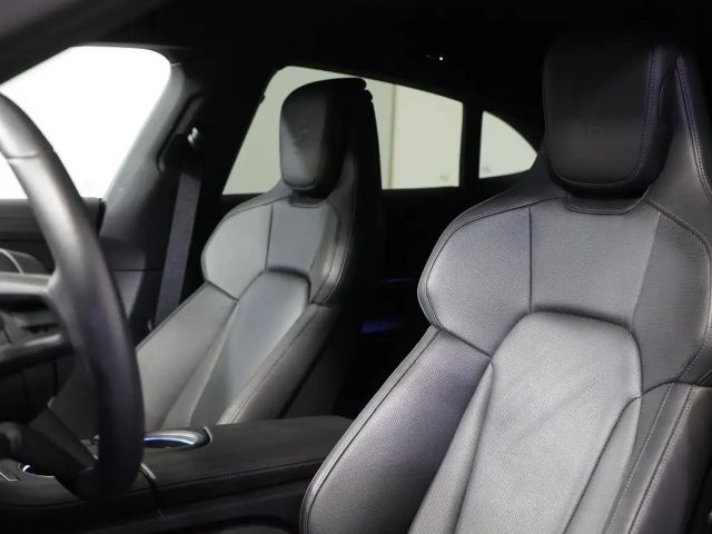 Porsche Taycan 4 Cross Turismo