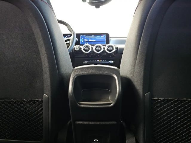 Mercedes-Benz A 200 AMG Line