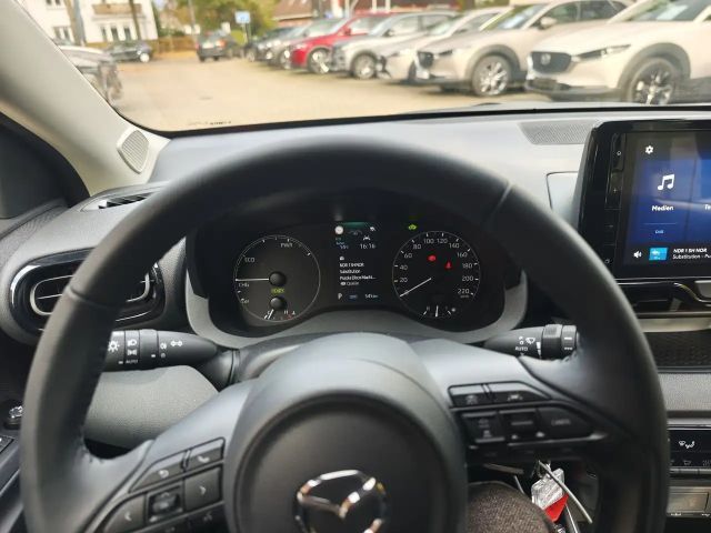 Mazda 2 Hybrid 1.5L VVT-i Center-Line