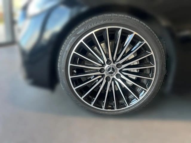 Mercedes-Benz C 180 AMG Line Sedan