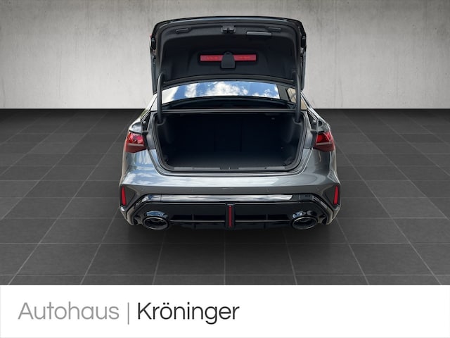 Audi RS3 Quattro S-Tronic Sedan