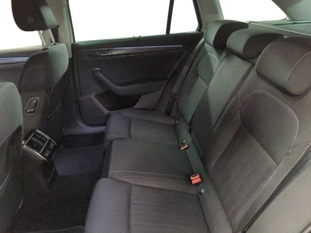 Skoda Superb 2.0 TDI Combi Style Style