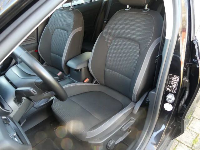 Ford Focus Lim5trg Navi/RFK/WinterPaket+Ski-Durchlade