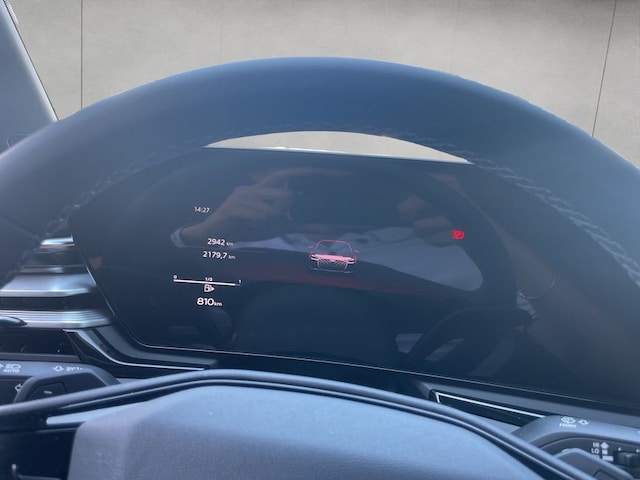 Audi A6 Avant Quattro S-Tronic