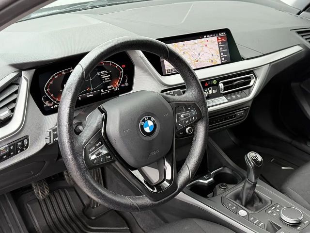 BMW 118 118i Sedan