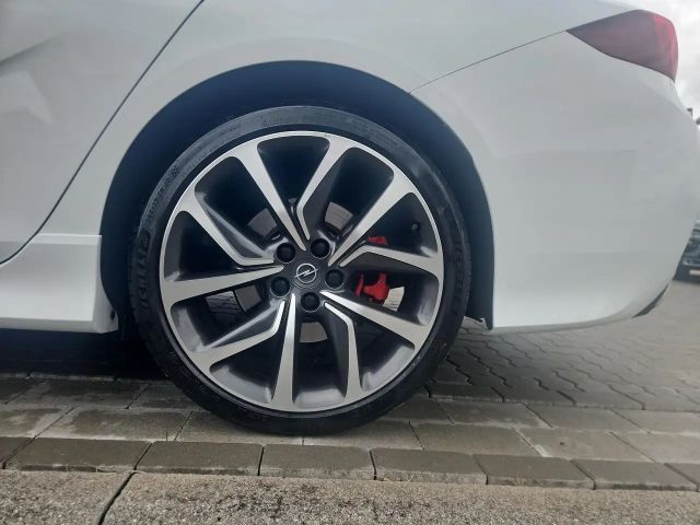 Opel Insignia GSI 4*4 HUD//SSD//ALCANTARA