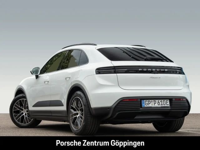 Porsche Macan 4