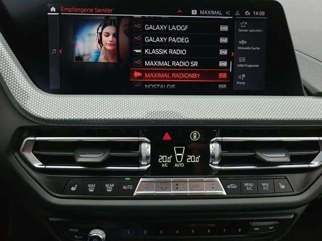 BMW 120 120d Luxury Line Sedan xDrive