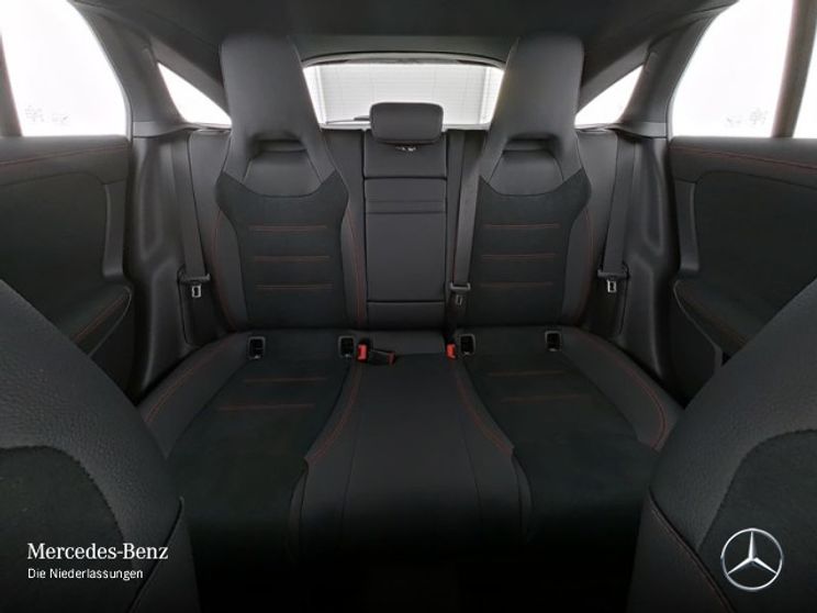 Mercedes-Benz CLA 200 AMG Line Shooting Brake