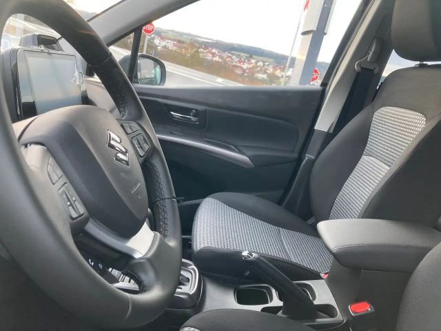 Suzuki S-Cross Hybrid