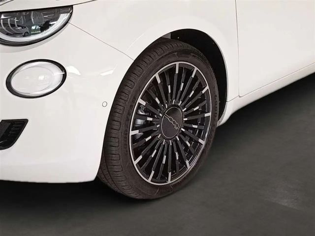 Fiat 500e by Bocelli