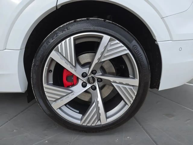 Audi Q8 e-tron 55 S-Line